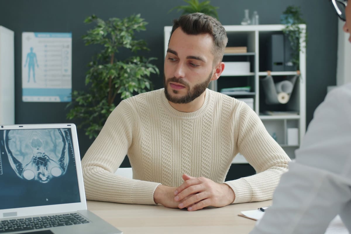 Un experto en aprendizaje y psicología advirtió sobre las personas que dejan de estudiar después de los 50 años