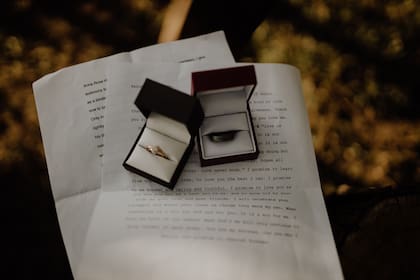 Un experto en matrimonio asegura que no es malo usar IA para las promesas del casamiento, aunque con responsabilidad