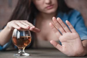 Un experto en medicina digestiva recomendó cuatro hábitos saludables para aplicar después de los 40 años