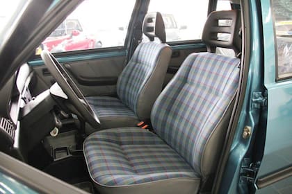 Un fabuloso Fiat Uno fabricado en 1996 fue puesto a la venta con tan solo 900 kilómetros de recorrido
