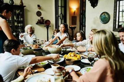 Un factor importante en la felicidad es el tamaño del hogar, encontró el informe