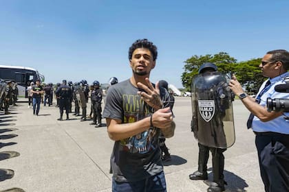 Un fallo del juez federal James Boasberg determinó que la deportación a El Salvador de 137 venezolanos bajo la Ley de Enemigos Extranjeros de 1798 fue inconstitucional