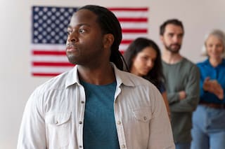 Qué grupo de migrantes logró salvar su permiso de trabajo de manera momentánea