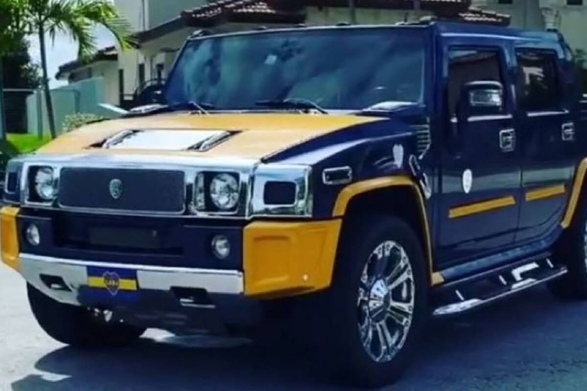 Un fanático de Boca redecoró su Hummer con el escudo y los colores del club: "Así somos los bosteros", dijo