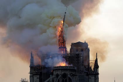 Un feroz incendio el pasado 15 de abril destruyó gran parte de la emblemática catedral parisina de Notre Dame