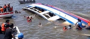 Un ferry se hundió en minutos con más de un centenar de pasajeros a bordo