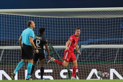 Un festejo de Lewandoski ante Lyon, en las semifinales
