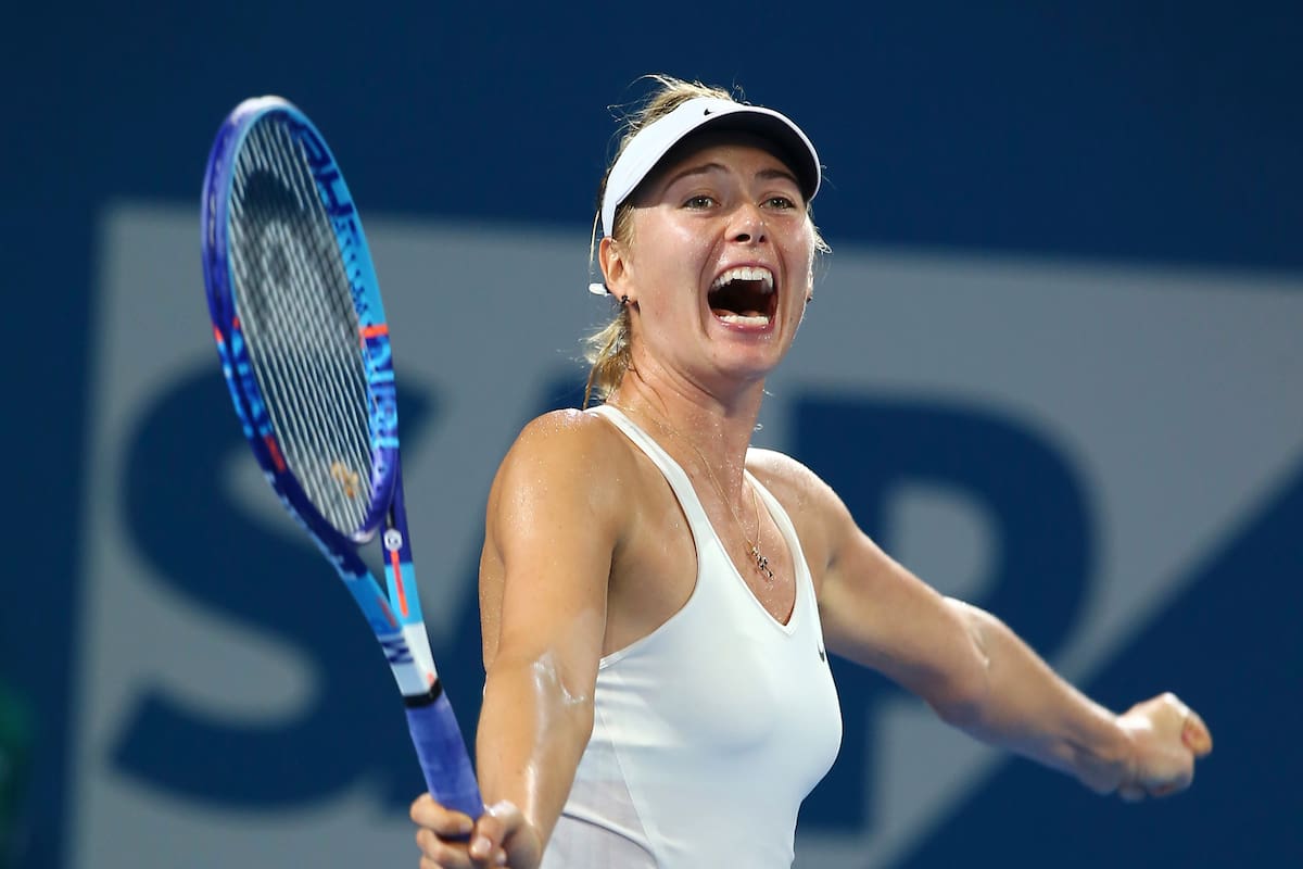 Un festejo típico de la tenista rusa Maria Sharapova, quien fue aceptada en el Salón de la Fama del tenis y será ungida como nueva integrante en agosto del año próximo