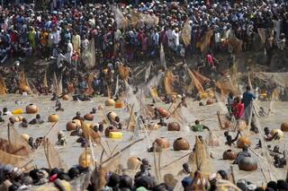 Un festival de pesca en Nigeria devuelve la alegría a la comunidad pese a contratiempos