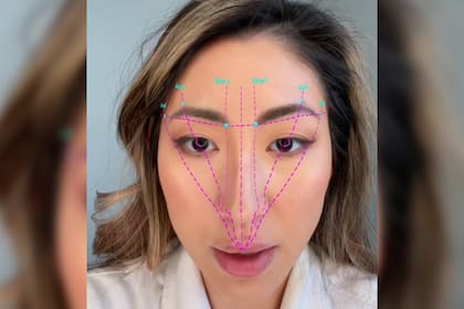 Un filtro se volvió viral porque ayuda a conseguir las cejas perfectas (Captura video)