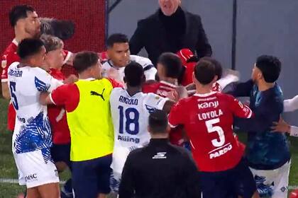 Un final lleno de peleas para Independiente y Talleres: fueron expulsados Fernández Cedrés y Navarro