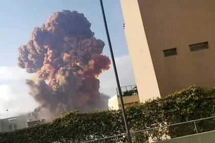 Un físico se encargó de aclarar las diferencias entre la explosión en el puerto de Beirut con los efectos de las detonaciones de bombas atómicas