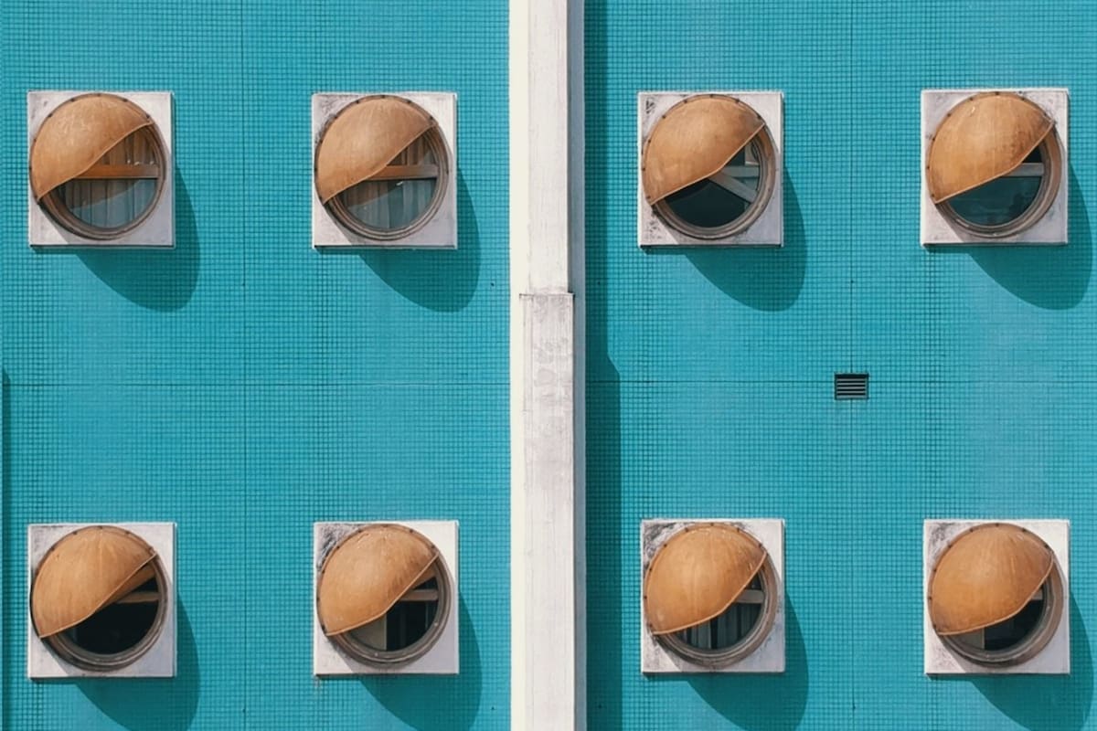 Un fotógrafo capturó algunas de las ventanas más impactantes de los edificios porteños con un drone, y sus fotos se viralizaron por la belleza y la simetría