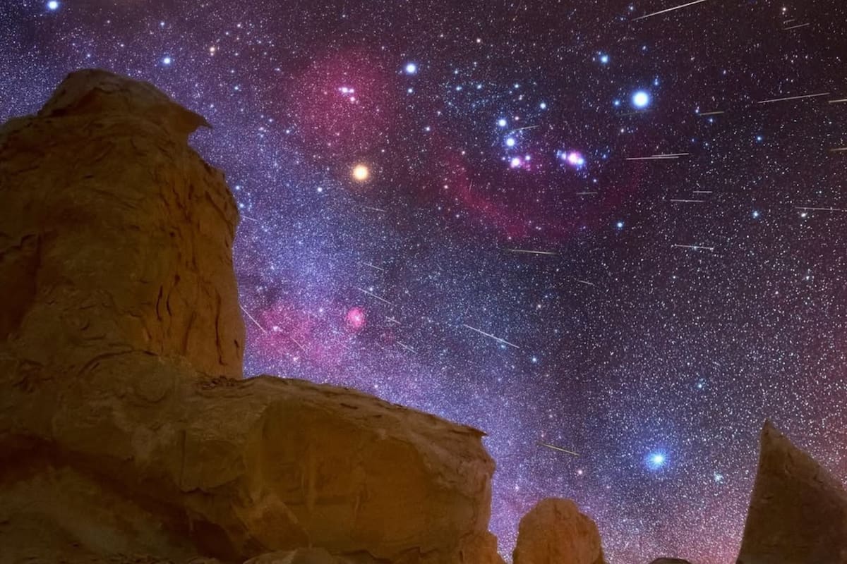 Un fotógrafo tomó una imagen terrestre del cometa 3I/ATLAS desde el desierto de Egipto
