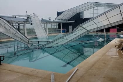 Un fuerte temporal azotó a Benito Juárez, hubo árboles caídos y gran cantidad de techos volados