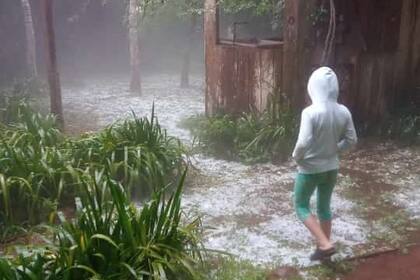 Un fuerte temporal de granizo causó destrozos en El Soberbio