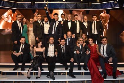 Un gallo para Esculapio se llevó 7 Martín Fierro, incluido el de Oro