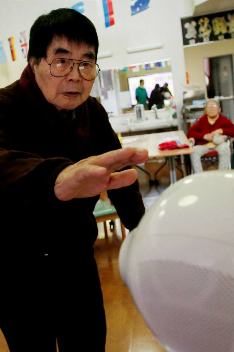 Un geriátrico de Japón experimenta con robotos