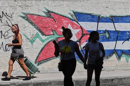 Un graffiti con la bandera cubana en La Habana, el 17 de junio de 2026