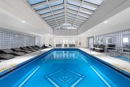 Un gran plus para elegir el Sheraton: cuenta con piscina climatizada cubierta.