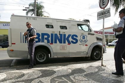 Un grupo comando asaltó la empresa de transporte de caudales Brinks en Recife