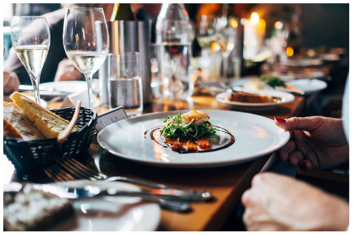 Un grupo de 11 personas se fue sin pagar del restaurante.