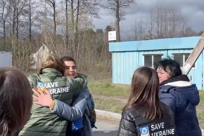 Un grupo de 31 chicos y chicas regresó a Ucrania y se rencontró con sus familias