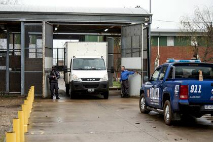 Un grupo de agentes del Servicio Penitenciario de la carcel de Piñero se declaró en huelga por tiempo indeterminado por un reclamo salarial