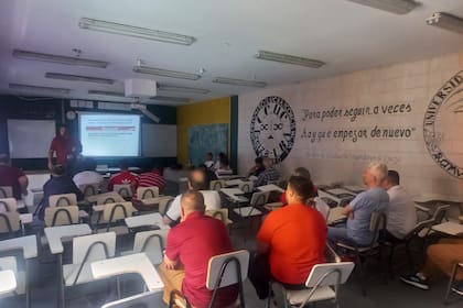 Un grupo de alumnos durante una de las clases en el centro universitario de la cárcel de Devoto