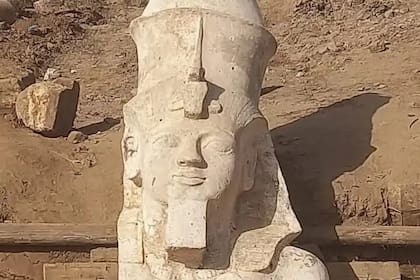 Un grupo de arqueólogos egipcios halló una estructura colosal en honor a Ramsés II