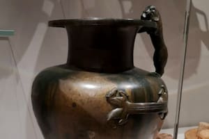 Un grupo de científicos descubrió el contenido de jarrones de 2.500 años de antigüedad hallados en Italia