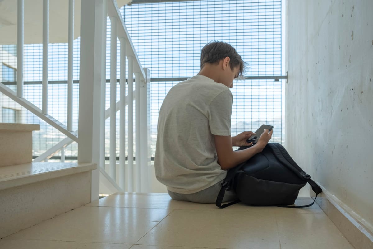 Un grupo de jóvenes explica cómo llegó a este contenido