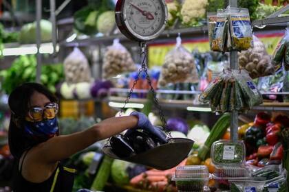 Un grupo de mujeres en Venezuela ayuda a los mas vulnerables en medio de la crisis por el coronavirus.