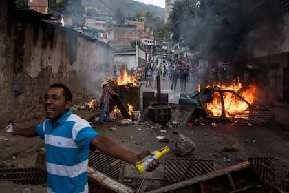El chavismo frenó un alzamiento contra Maduro y detuvo a un grupo de militares rebeldes
