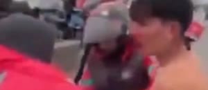 Golpearon, desnudaron y ataron a un árbol a un hombre acusado de asaltar a un repartidor