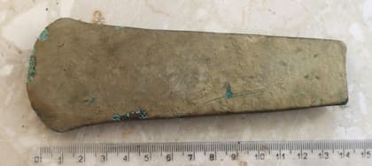Un hacha milenaria fue hallada en Polonia