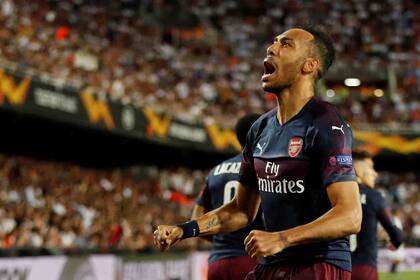 Un hat-trick de Aubameyang para la clasificación de Arsenal en Valencia