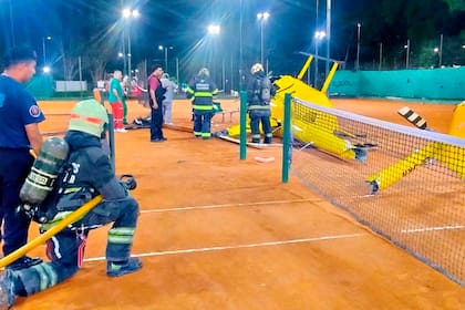 Un helicóptero cayó sobre una cancha de tenis, en Palermo