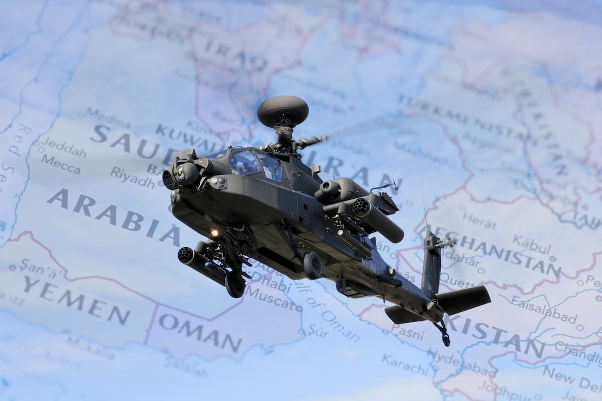 Un helicóptero de ataque AH-64 Apache perteneciente al Ejército de Estados Unidos se precipitó al mar frente a la costa de Omán durante una misión de patrullaje