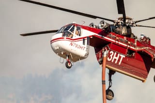 Incendio forestal impide a equipos llegar al lugar donde chocó un helicóptero en Utah
