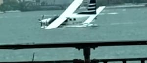 Una avioneta debió realizar un aterrizaje de emergencia en el East River de Nueva York