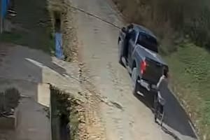 Fue a buscar a un presunto ladrón, lo ató a su camioneta y lo arrastró por varias cuadras