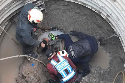 Un hombre cayó a un pozo en Núñez