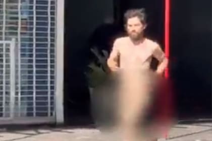 Un hombre corrió desnudo por una peatonal de Mar del Plata y fue detenido por las fuerzas de seguridad