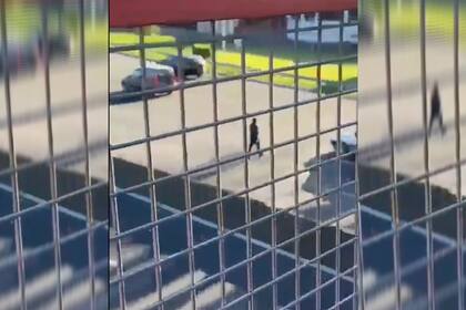 Un hombre cruzó la General Paz, fue atropellado por dos vehículos y salió ileso