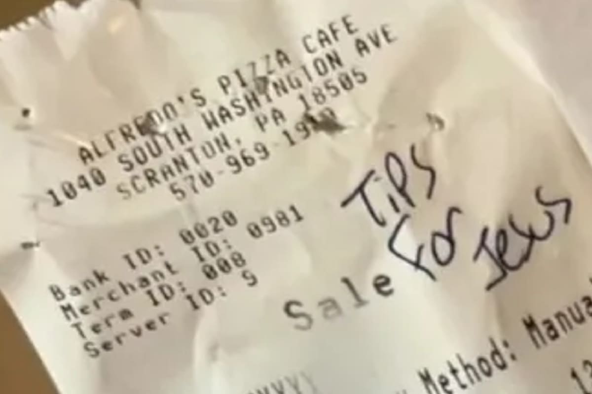 Un hombre dejó un sorprendente monto de propina y emocionó a la moza