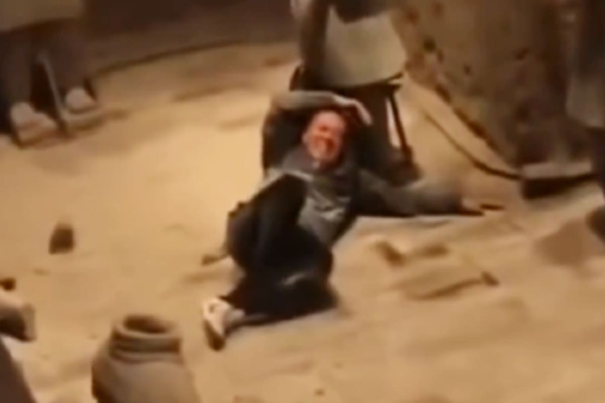 Un hombre destruyó dos esculturas de más de 2000 años de antigüedad en una exhibición de una museo de China