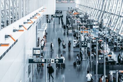 Un hombre dijo que deberían existir los aeropuertos sin niños, por la última experiencia que vivió en uno