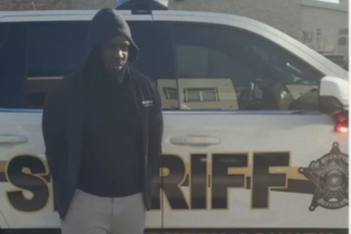 Un hombre en Texas se hizo pasar por funcionarios federales y estafó a una víctima por US$30.000