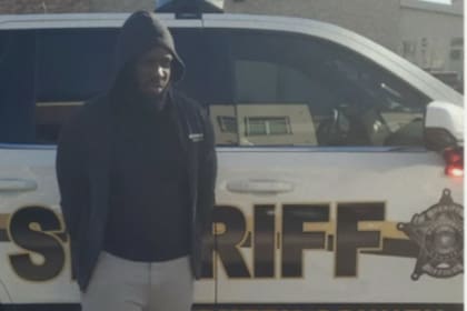 Un hombre en Texas se hizo pasar por funcionarios federales y estafó a una víctima por US$30.000